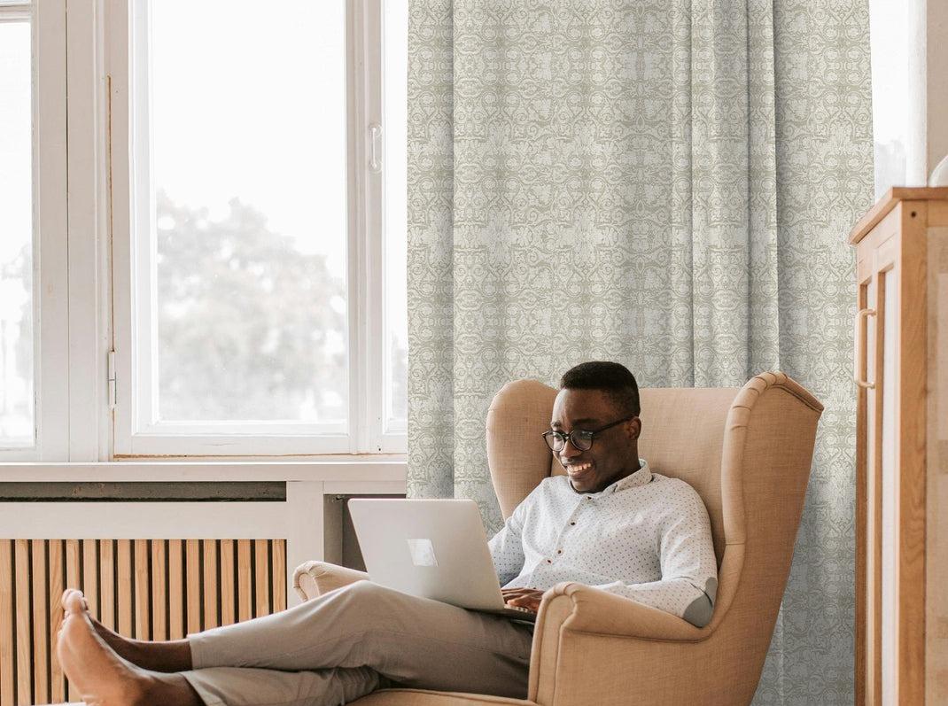 Affiliate working at home